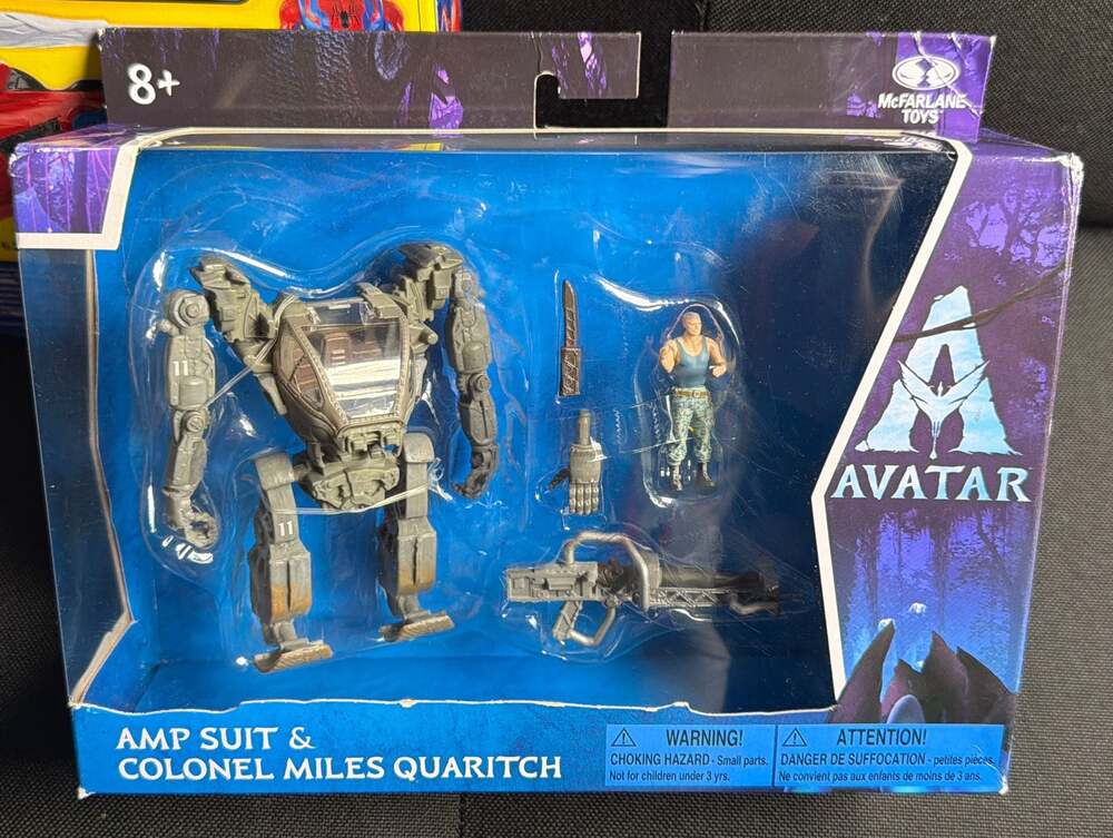 McFarlane Toys Avatar World of Pandora AMP Suit & Colonel Miles Quaritch Action